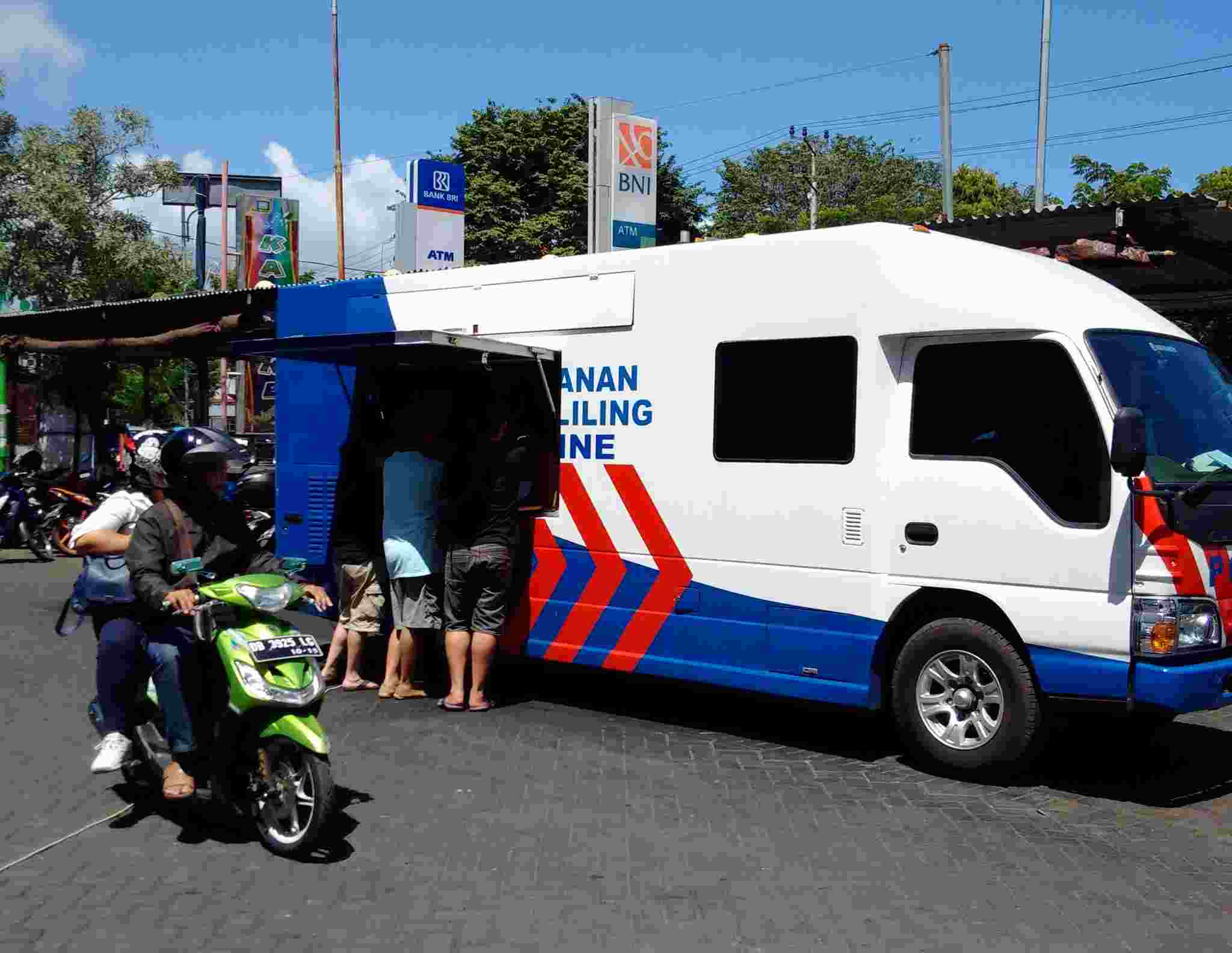 Pengoperasian Mobil SIM Keliling Manado